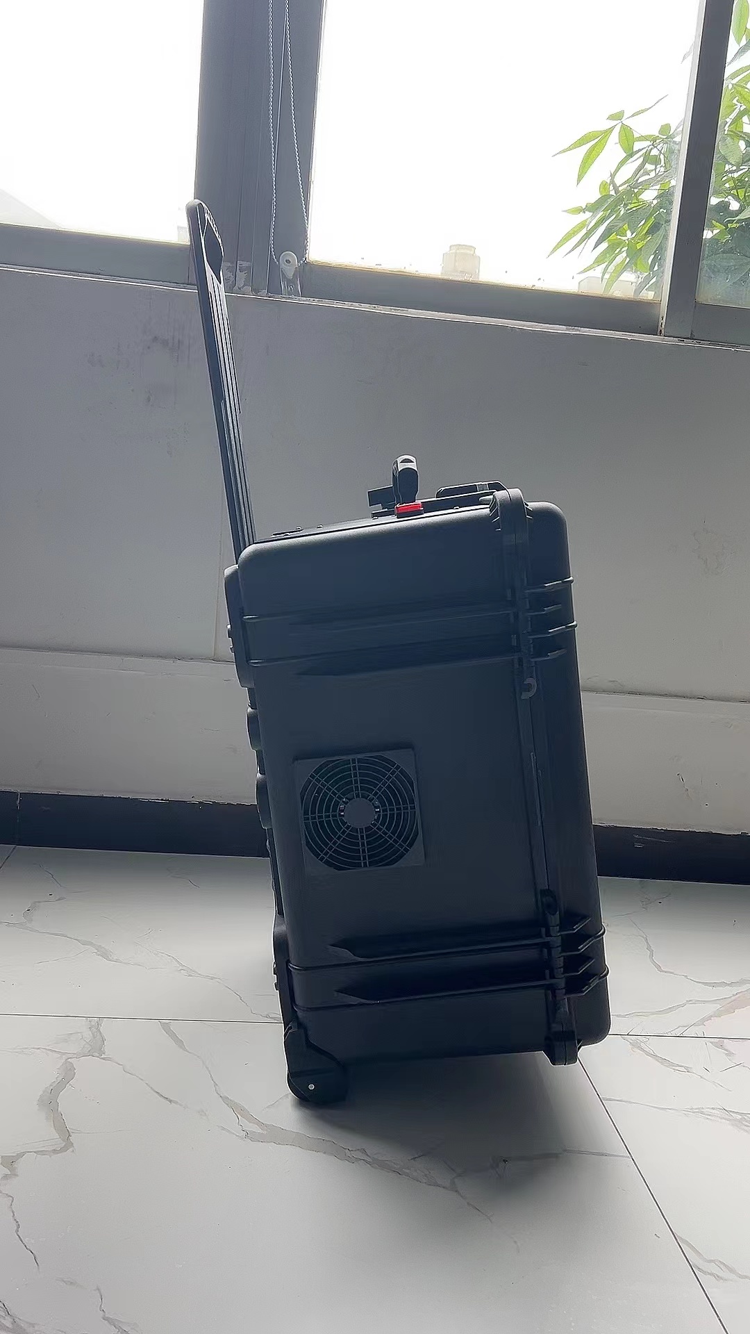 哈巴河手拉箱型移动通信干扰器